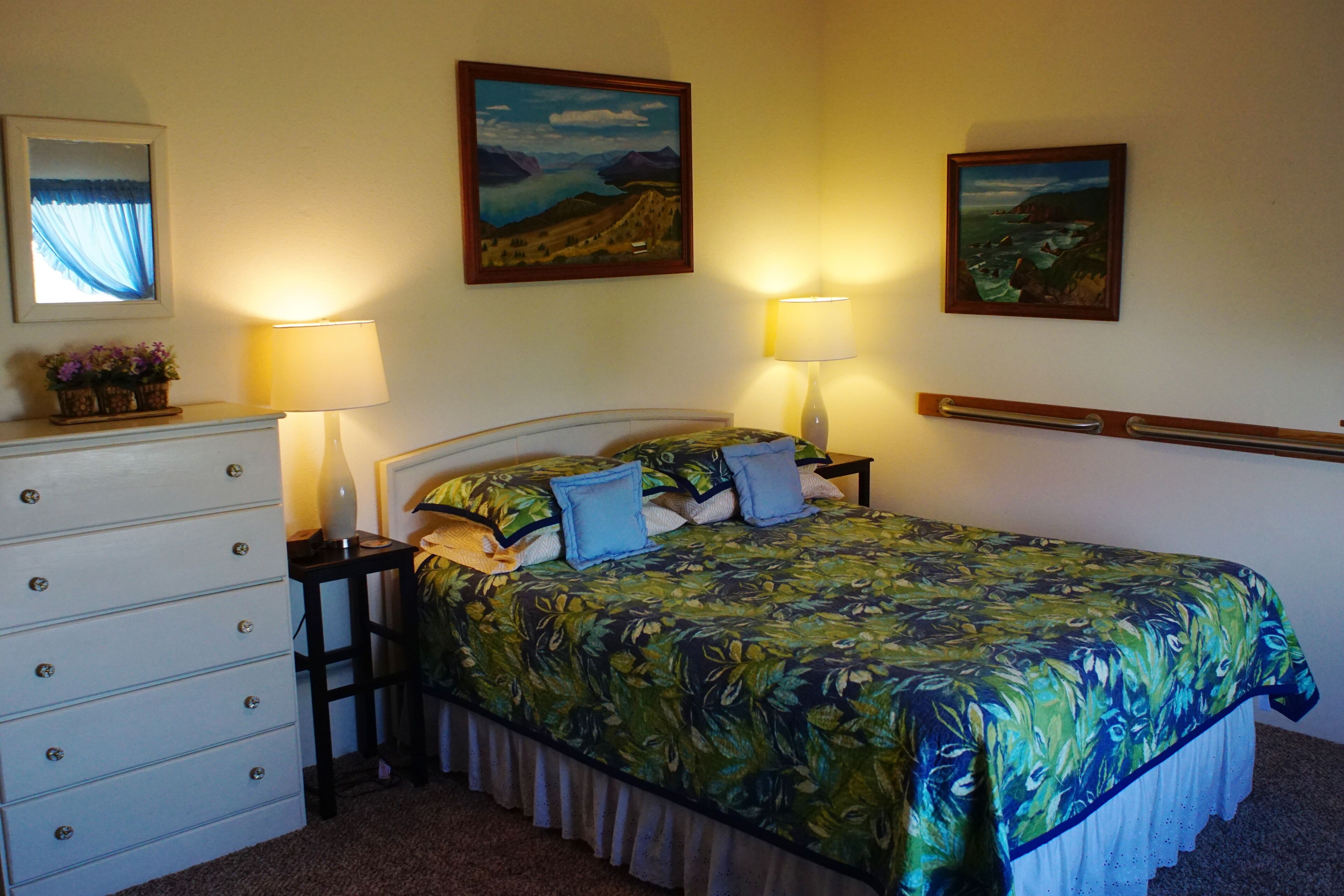 Lakeside Family Home on Cranberry Farm!