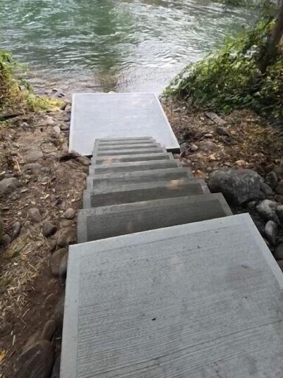 River Front Cottage on the Middle Fork of the Willamette River