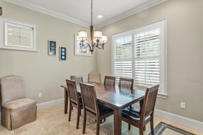 Dining - Beautiful Sandestin® Home! 6-Seater Golf Cart! 5 Bikes! Resort Pool Access - Beach Orchid Villa Lago (Miramar Beach)