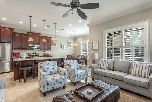 Beautiful Sandestin® Home! 6-Seater Golf Cart! 5 Bikes! Resort Pool Access - Beach Orchid Villa Lago