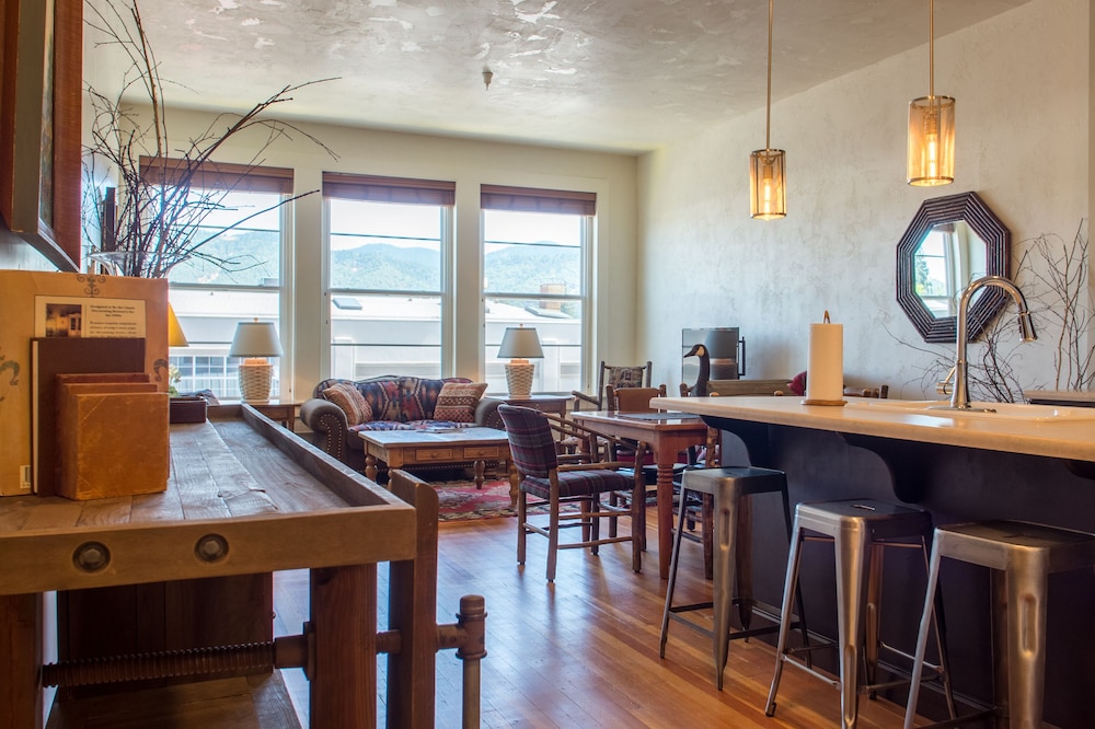 2bd Loft in Historic Grants Pass # 119