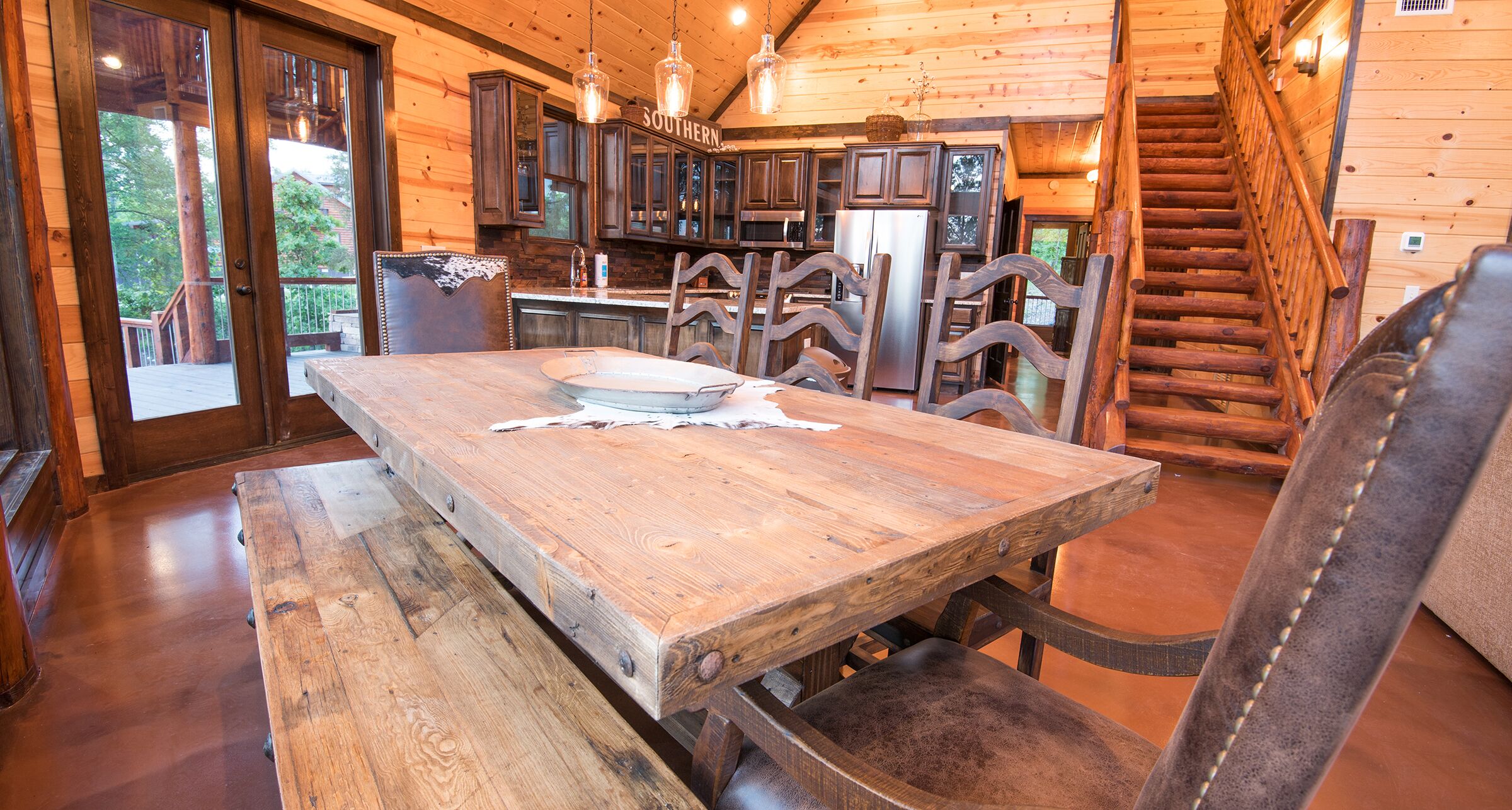 Starry Respite: Sleep 9, Hot Tub, 3 Fireplaces, Ping Pong, Foosball, Arcade, Pet