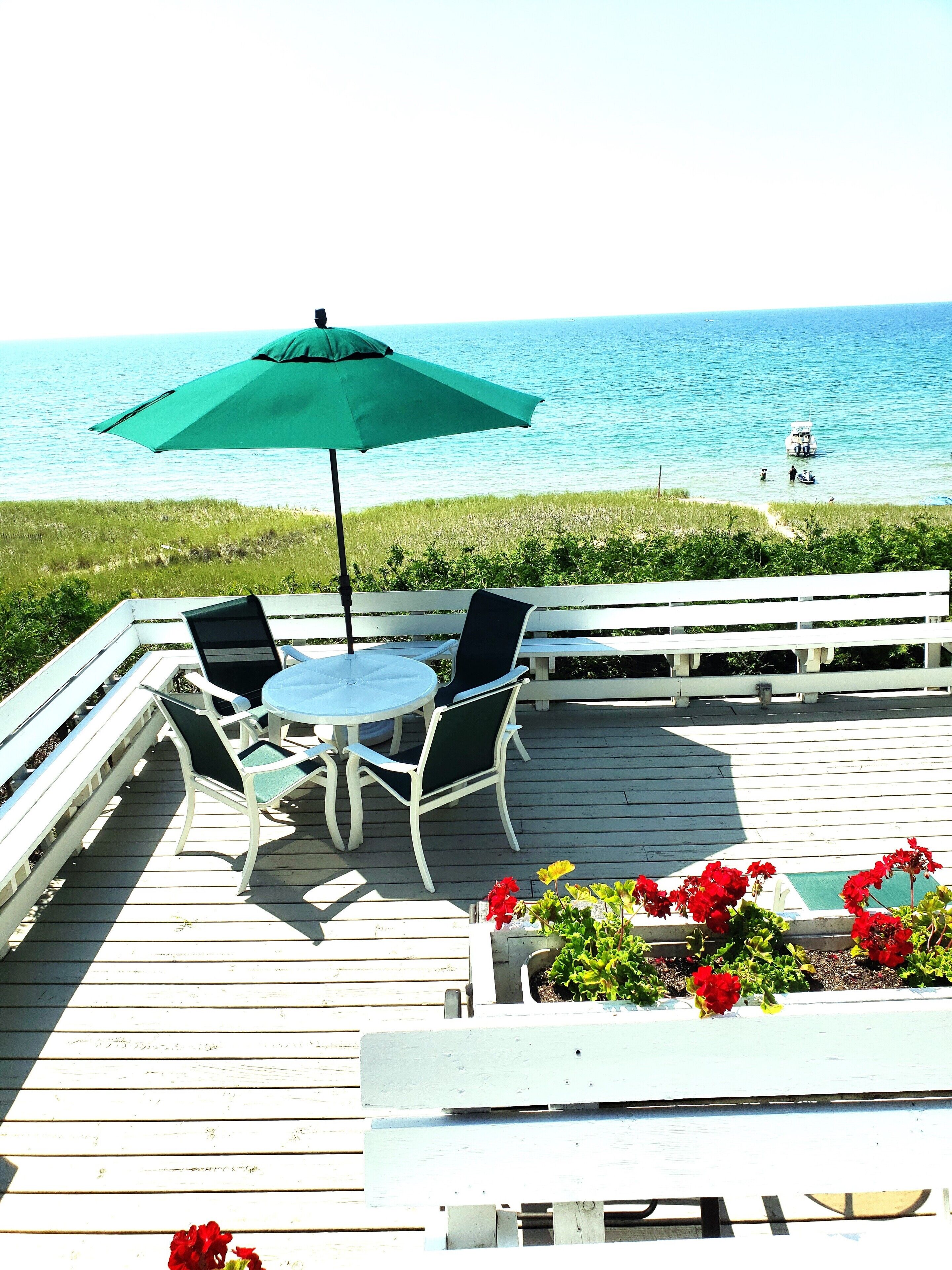 Lake Michigan Beachfront, 6 Bdrm, 2.5 Bth, Outdr Hot Tub, 500' from Portage Lake