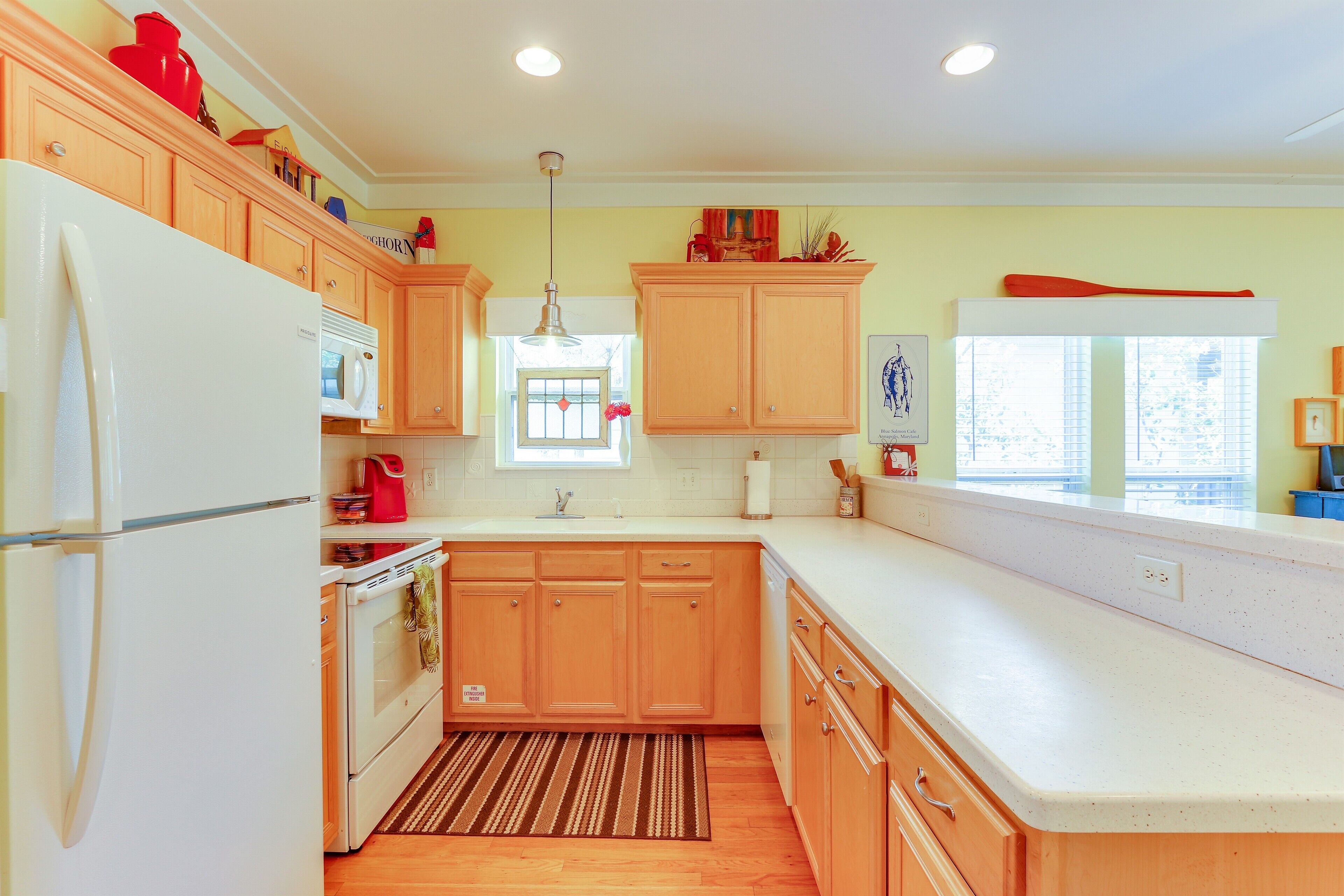 Open for the Holidays!!!  Kid friendly & pet friendly!