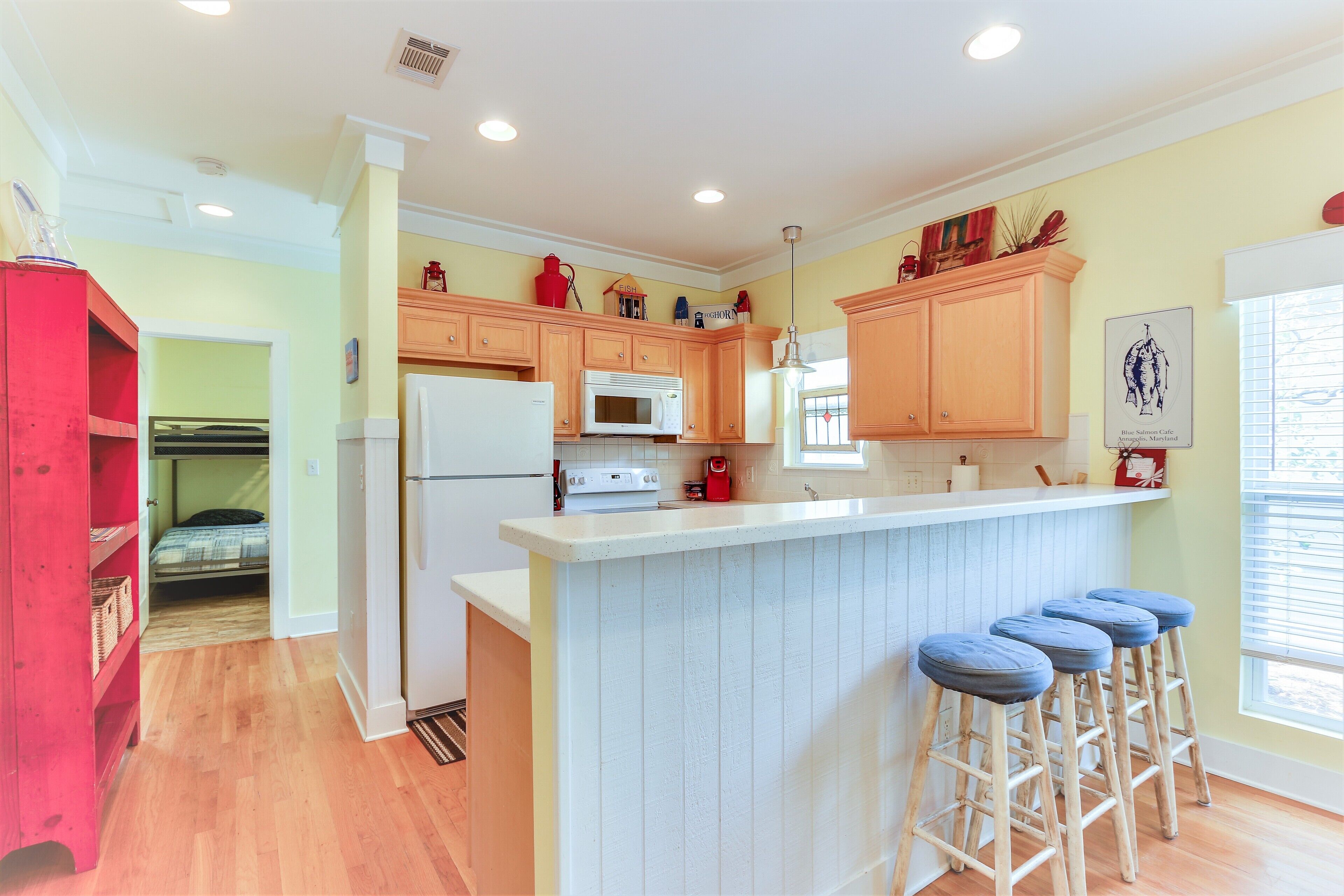 Open for the Holidays!!!  Kid friendly & pet friendly!