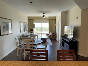Smart TV, DVD player - Spring & Summer Special Rates (Destin)