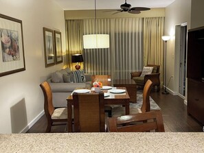 Smart TV, DVD player