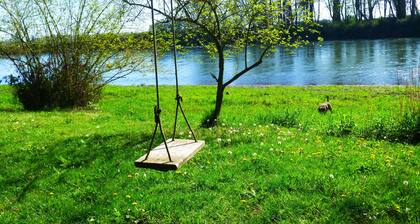 Beautiful, Quiet, Country Setting on Willamette River
