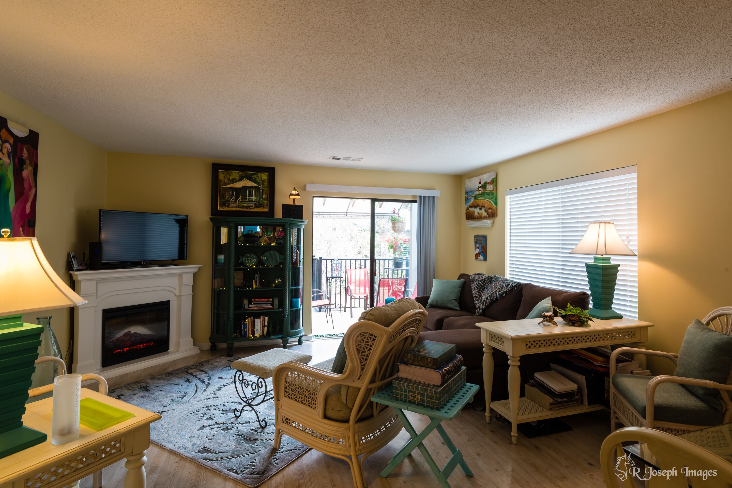 Spacious Villa Walking Distance to Ocean