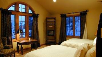 4 chambres, bureau, fer et planche à repasser, accès au Wi-Fi (inclus)