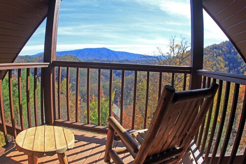 Spectacular Smoky Mountain Views !!!  Kirja Tänään !!!!