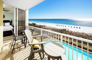 Property grounds - Waters Edge 412 • Private Balcony, Platinum Decor, Large Pool, Covered Prkg, Free Beach Svc (Fort Walton Beach)