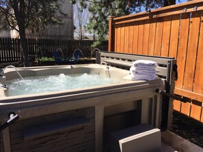 Bain à remous extérieur