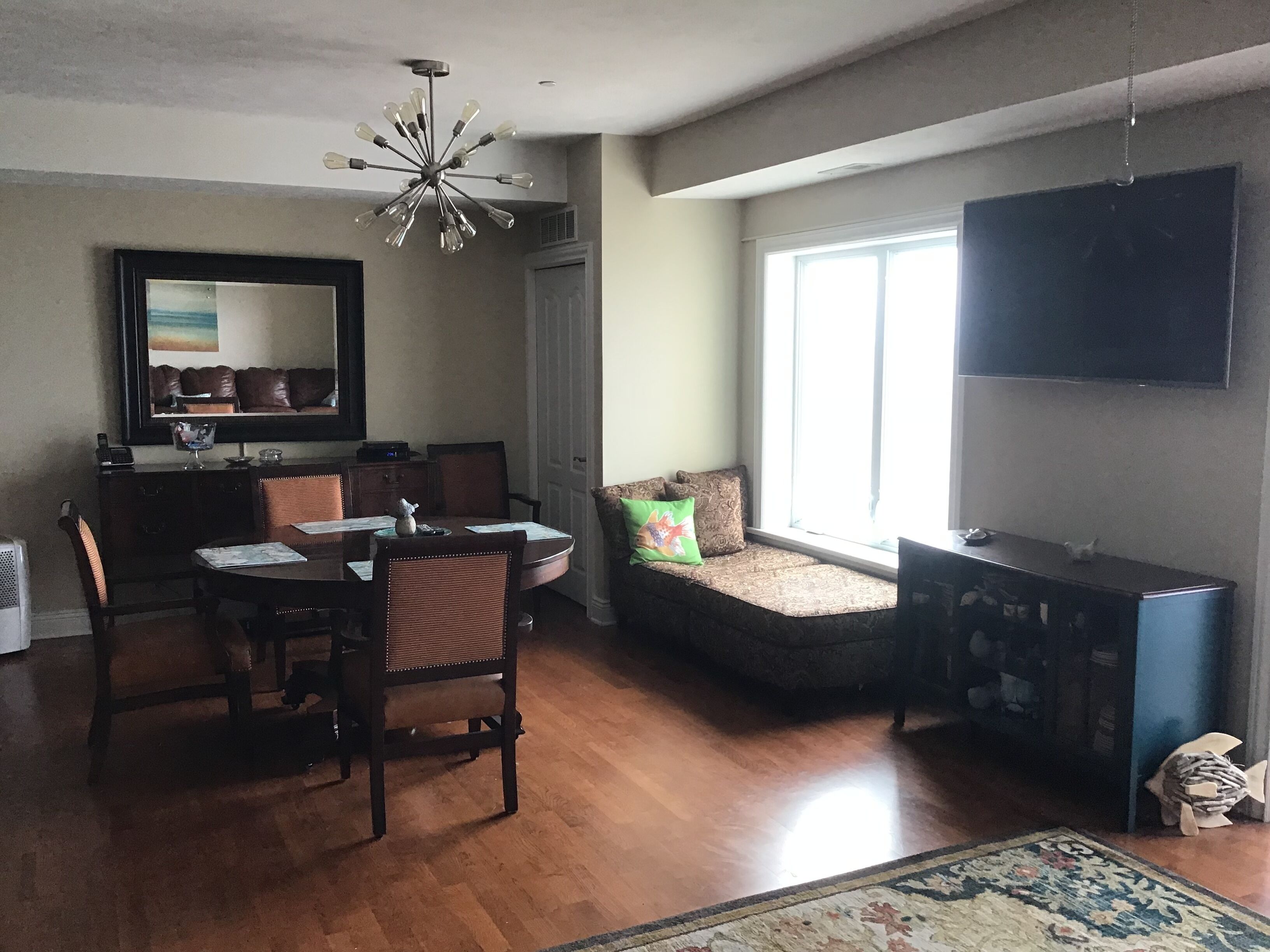 LUXURY 3 BR/2BA LAKEFRONT CONDO  OCT/NOV. RENT 2 NITES GET 3RD FREE