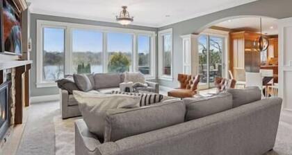 Luxury 7400 sq.ft Stunning Home Theater/Sleeps 18+