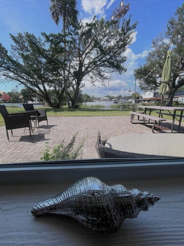 Piilotettu helmi Crystal Riverissä