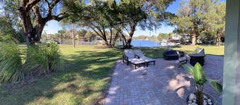 Hidden Gem in Crystal River
SUPER CLEAN AND DIRECTLY ON WATER