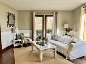 Smart TV, fireplace, foosball, books - 5 Bed 4 Bath Waterfront Home on Deep Water Cove Ideally located by car or boat! (Moneta)