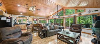 Boat Slip/Fire Pit/Wifi/Roku/Golf Course/3 Min Drive to Marina