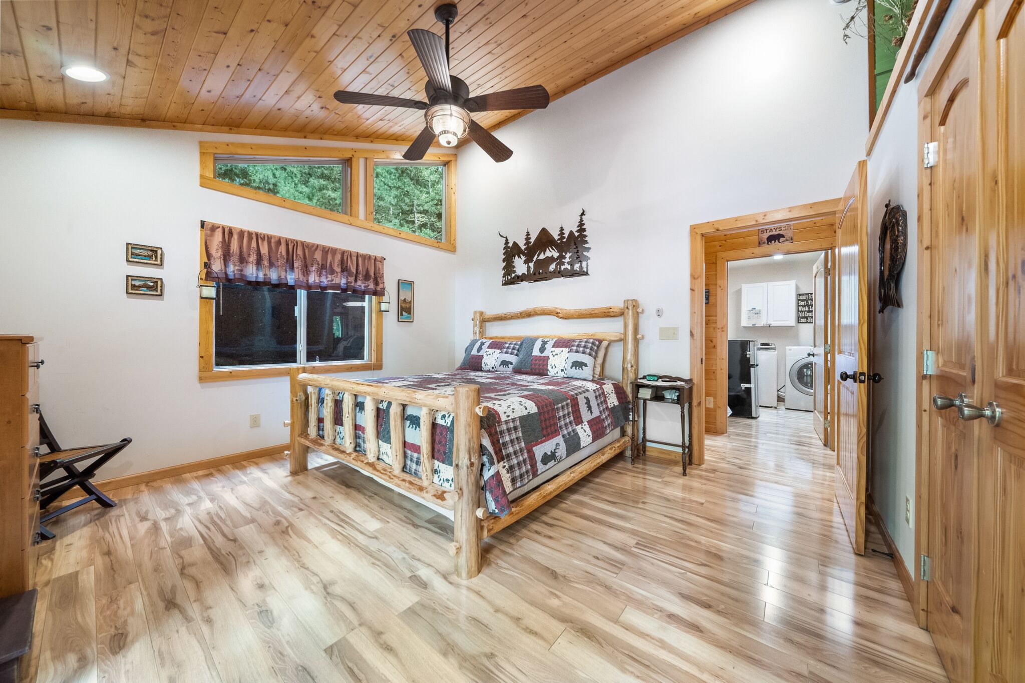 2 多间卧室、熨斗/熨衣板、免费 WiFi、床单