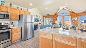 Private kitchen - Oceanview Home w/ Pool, Hot Tub, Game Room, Home Theater, and Easy Beach Access (Waves)