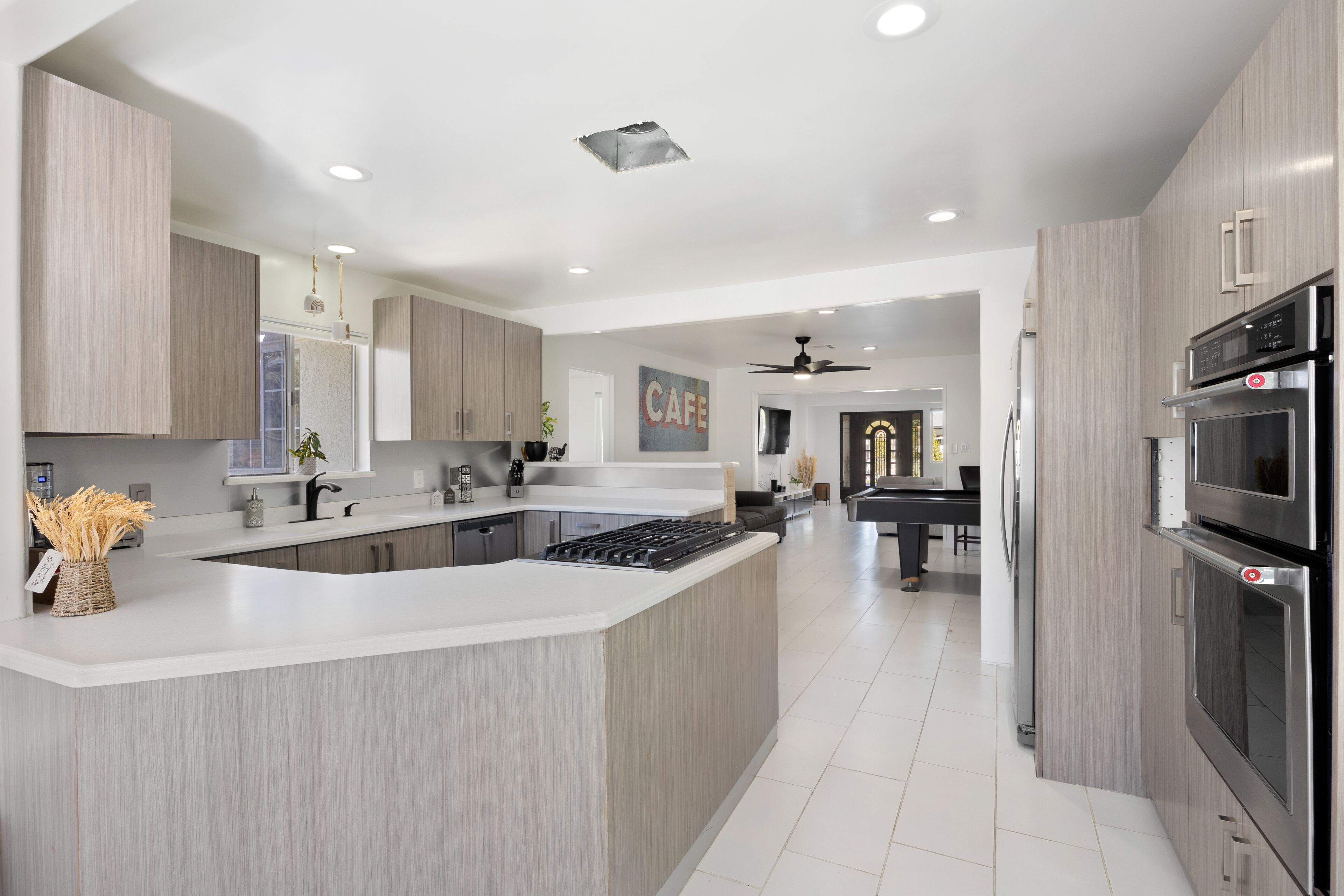 CLOSEST home to Coachella 6 Bedroom 3 baths sleeps 20 Pool/Spa, Pool table, BBQ