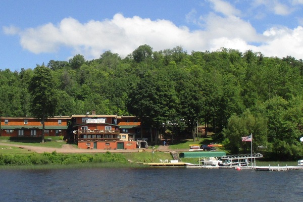 AJ's Walleye Lodge