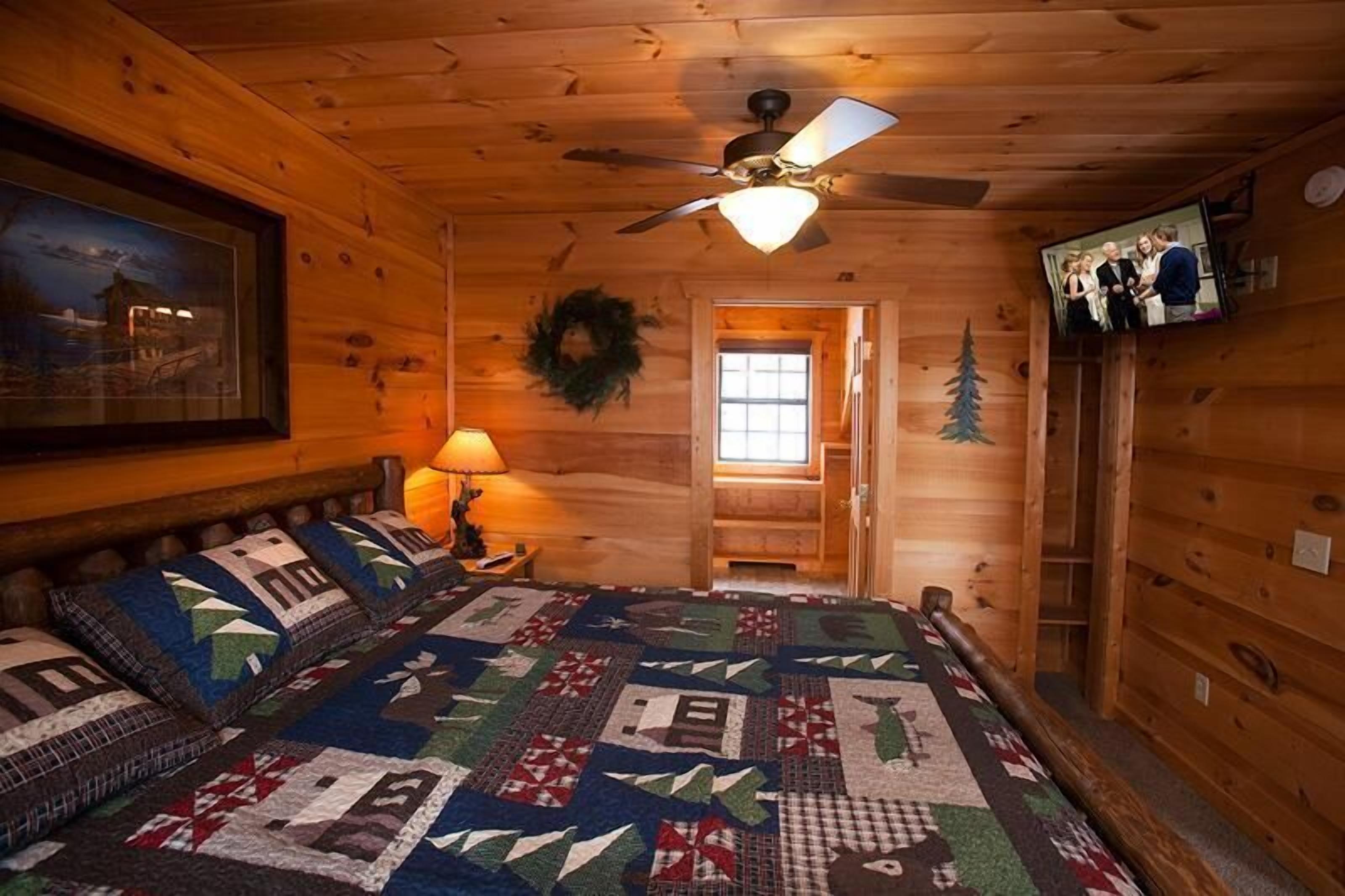 Mountain Bearadise in Pigeon Forge #unforgettable 4BR w/ Gameroom, Views & Full Theater!