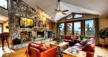 Views! Hot Tub! Half Mile to Ski lifts! Great for Summer vacation! Max 14 PPL