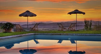 FARMH. PODERE CUNINA 25 KM SUD SIENA DI FRONTE AL MONTALCINO PRENDENDO LEZIONI DI CUCINA