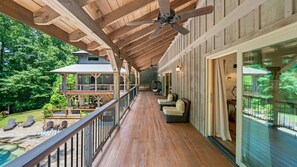 Terrace/patio - North Georgia Boat Club "Timber Estate" Executive Retreat & Family Vacation Spot (Cumming)