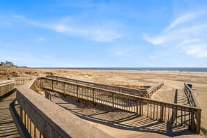 Beach nearby - 4 Houses From the Beach!! (Atlantic City)