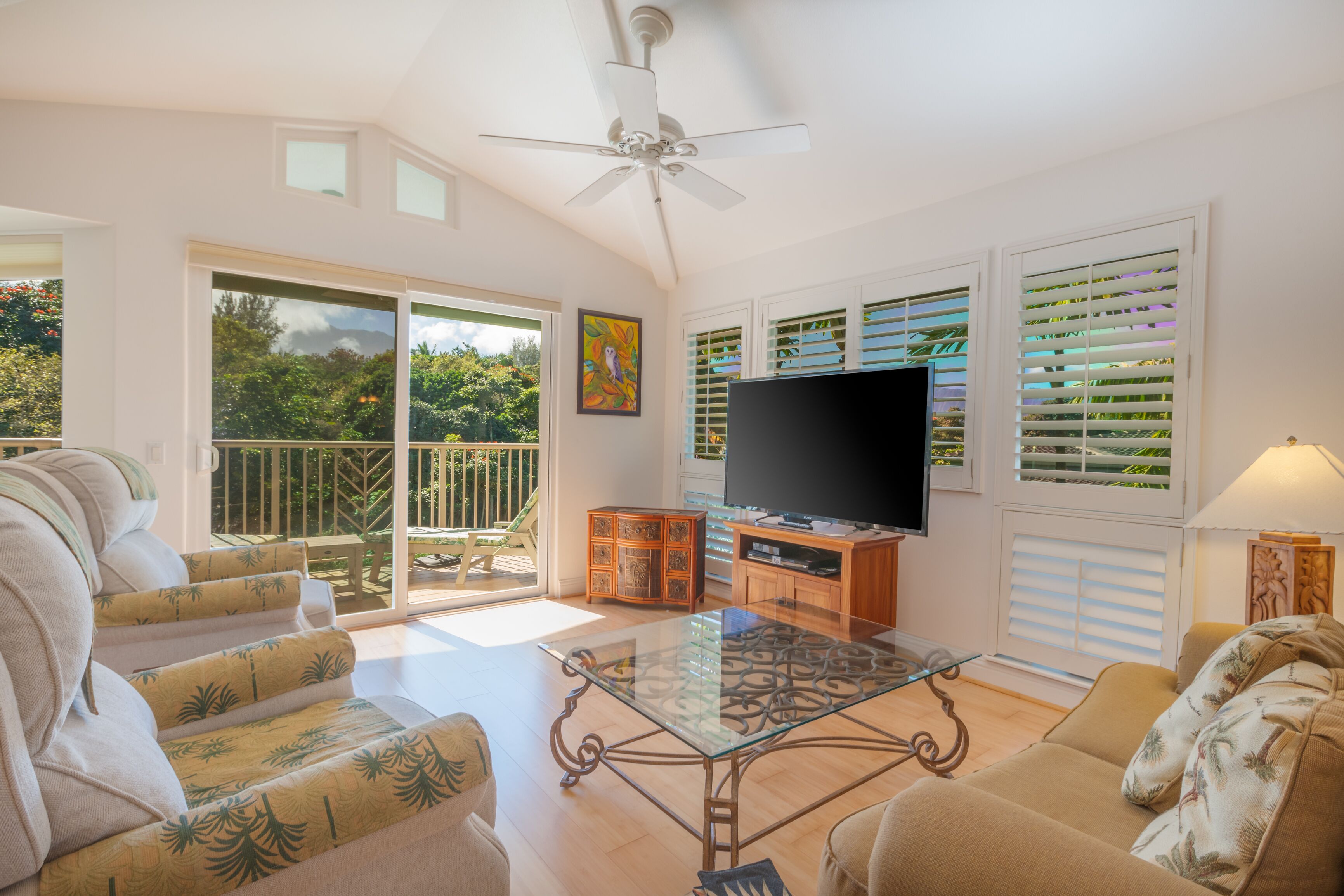 Tropical End Unit Townhouse w AC & Outdoor Lanai!