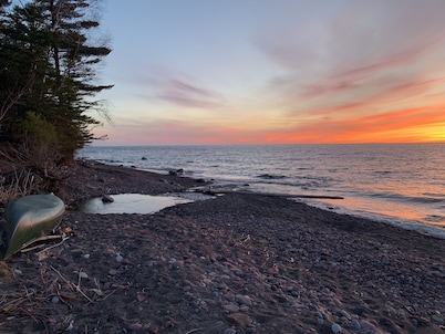 NORTHERN LIGHTS!  Stately 5 bedroom beach house on Lake Superior.