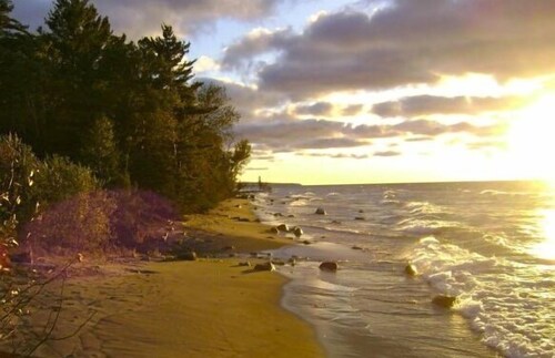 Majestueuse maison de plage de 5 chambres sur le lac Supérieur, à 3 miles de Calumet.
