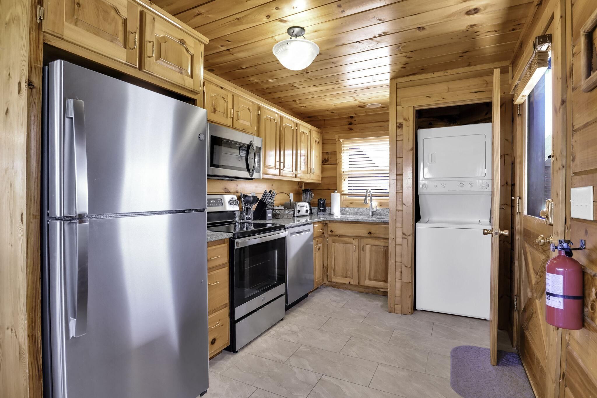 Tree Top Haven - Overlooks City Lights & Dollywood| Brand New Hot Tub!