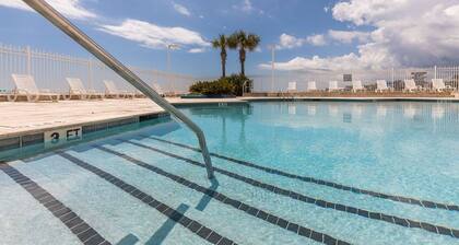 Charleston Coast Vacations 'Tides of 5' ~~ Great Oceanfront Condo ~~ Pool Access ~~ Balcony ~~ Wi-Fi