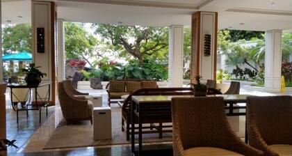 BIG AUG, SEPT DISCOUNT, PANORAMIC WRAP-AROUND OCEANFRONT CORNER UNIT 2 BALCONIES