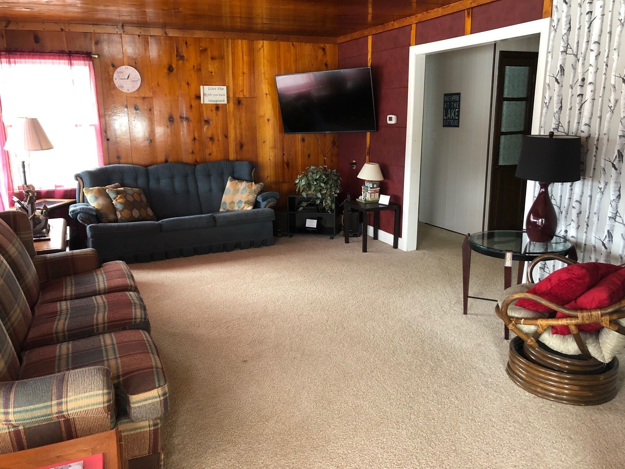 Year round, spacious, family friendly cottage with the best views on the lake!