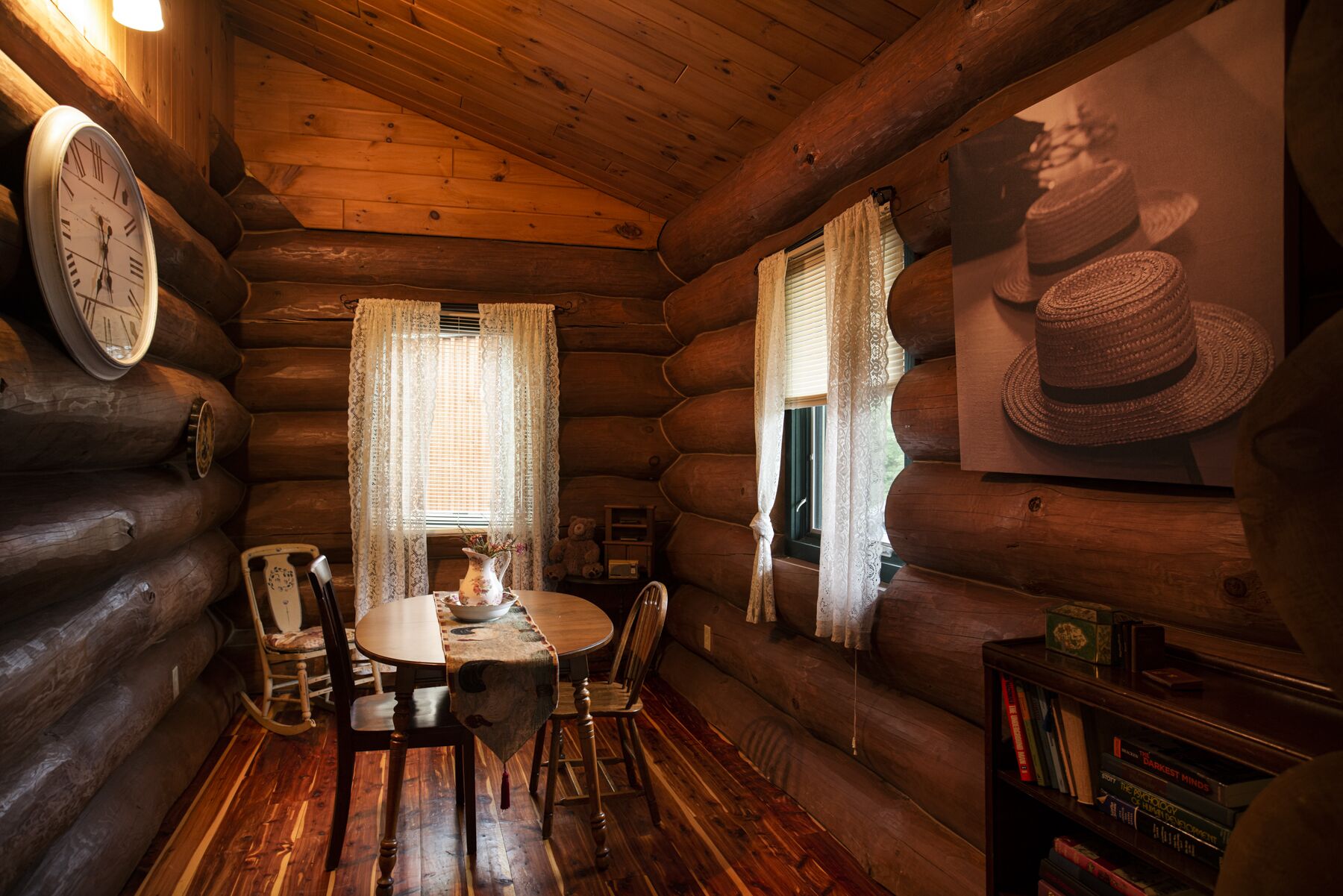 3 acre Lake, Farm Animals Petting Zoo, Horses and Horseback Riding, Room to roam