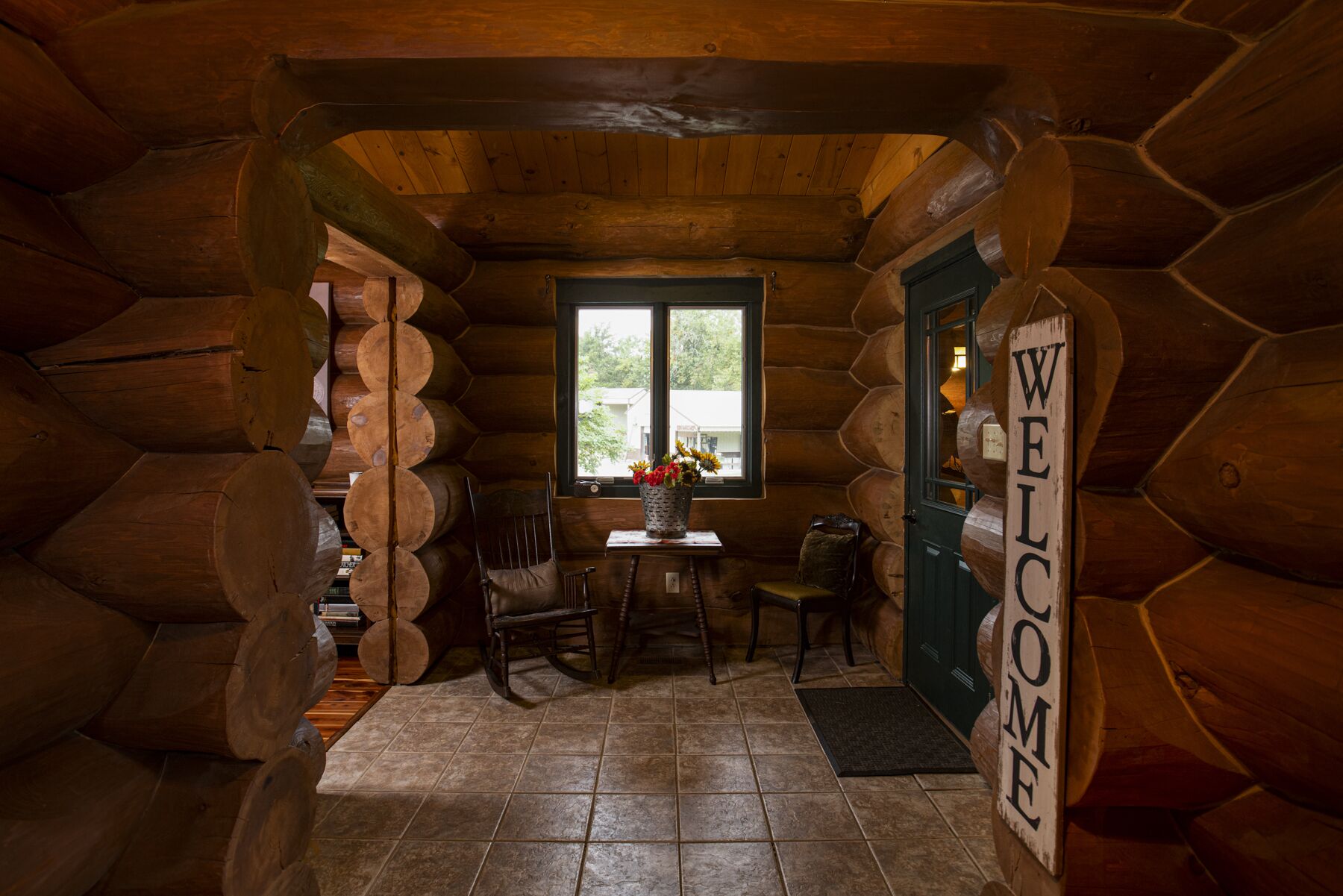 3 acre Lake, Farm Animals Petting Zoo, Horses and Horseback Riding, Room to roam