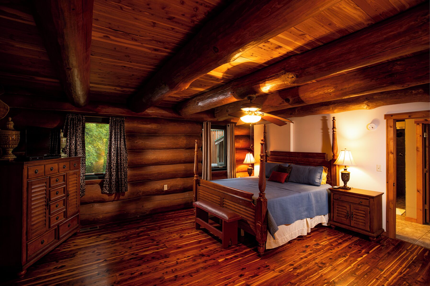 6 bedrooms, iron/ironing board, free WiFi, bed sheets