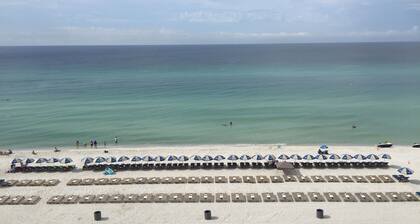 PrÚs de Pier Park !! 5Úme étage!!! Service de chaise de plage inclus !! Superbes vues!!