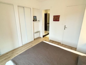 2 Schlafzimmer, Bügeleisen/Bügelbrett, kostenloses WLAN, Bettwäsche