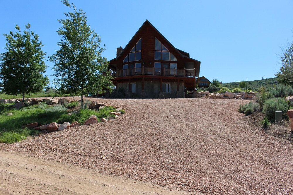 The Retreat on Badger 5BR/3.5BA