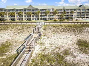 Exterior - Convenient GROUND FLOOR...2 Bedroom/2 Bathroom. Beach Service for 4 Included! (Destin)