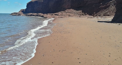 Pintoresca finca frente al mar
