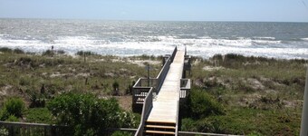 Condo on Wide, Quiet, Family-Friendly Beach