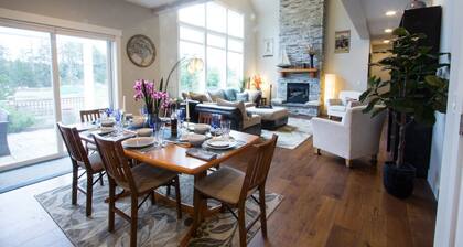 Stunning 4 bed 3 Bath New Home walkable 3/4 mile to Beach & 1/2 mile to Town!