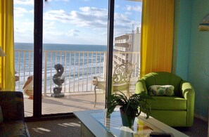 TV, DVD player, books, music library - Enjoy "Gulf Interlude" Beach Front Sunsets, bright and airy, Views (Panama City Beach)